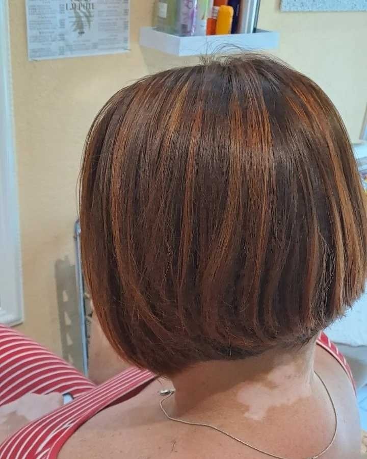 Povrsinski pramenovi na foliju + žensko šišanje + feniranje - srednje duga kosa - Poezija ljepote, Sarajevo Farbanje kose Frizerski saloni Farbanje kose, Sarajevo, Novo Sarajevo - Novi Grad