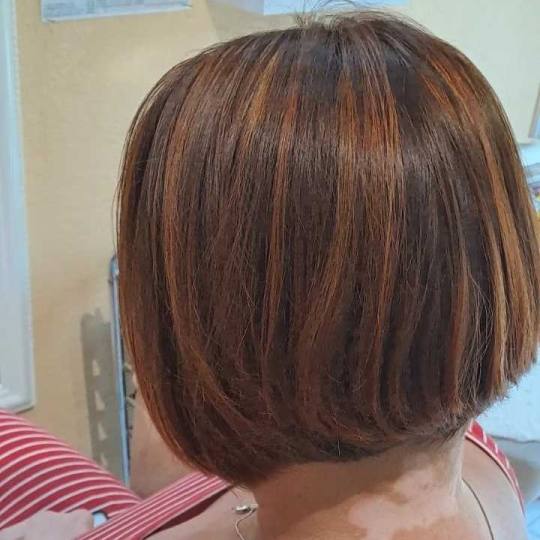 Poezija ljepote #sarajevo Farbanje kose Povrsinski pramenovi na foliju + žensko šišanje + feniran