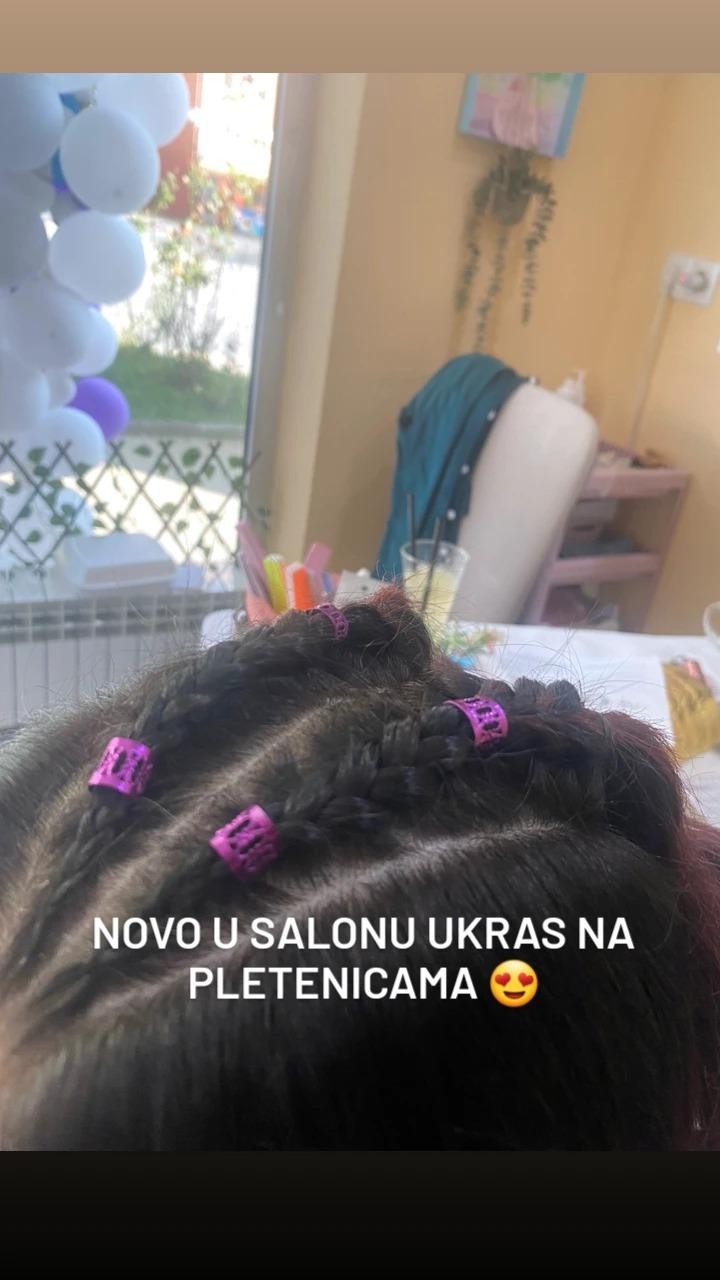 Poezija ljepote #sarajevo Pletenice, kike, punđe Pletenica - jedna