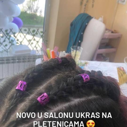 Poezija ljepote #sarajevo Pletenice, kike, punđe Pletenica - jedna