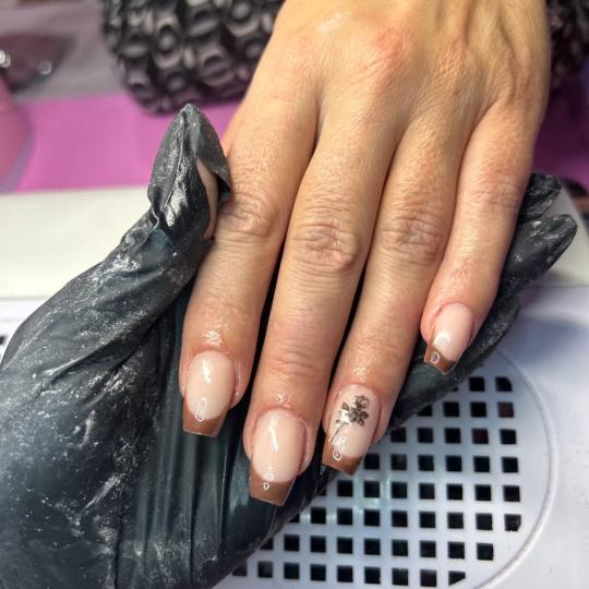 Poezija ljepote #sarajevo Nadogradnja noktiju Nadogradnja noktiju tipsama - french / ombre