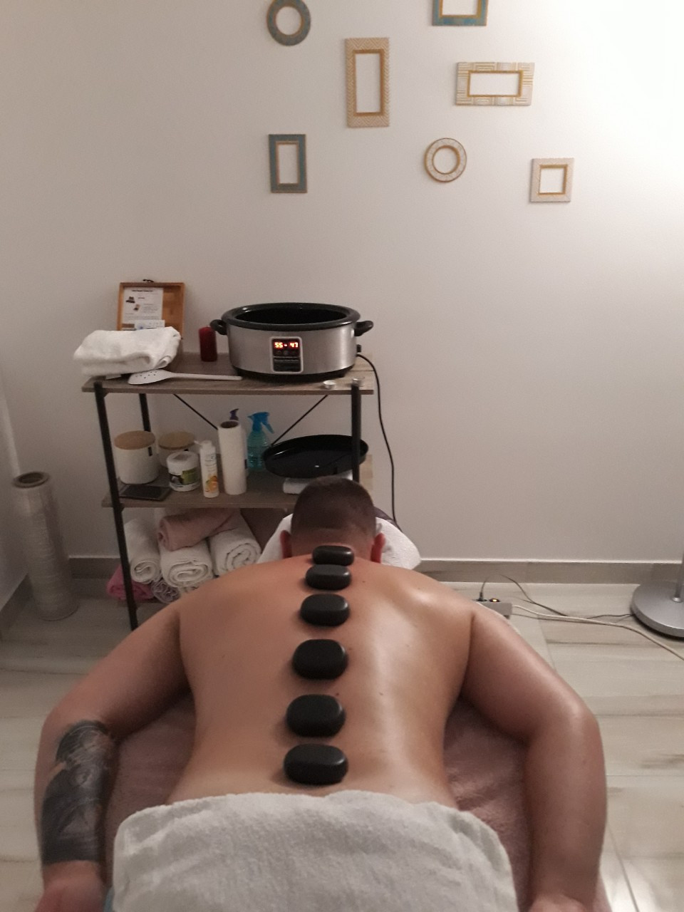 AJAT Spa & Beauty, Trebinje Masaža vulkanskim kamenjem