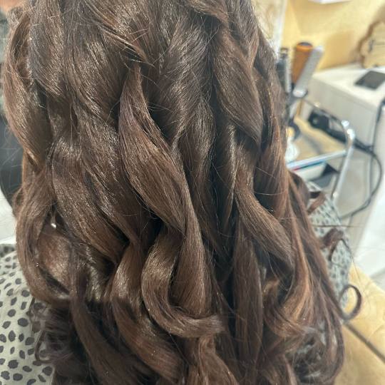 Poezija ljepote #sarajevo Uvijanje, lokne i talasi Lokne - duga kosa