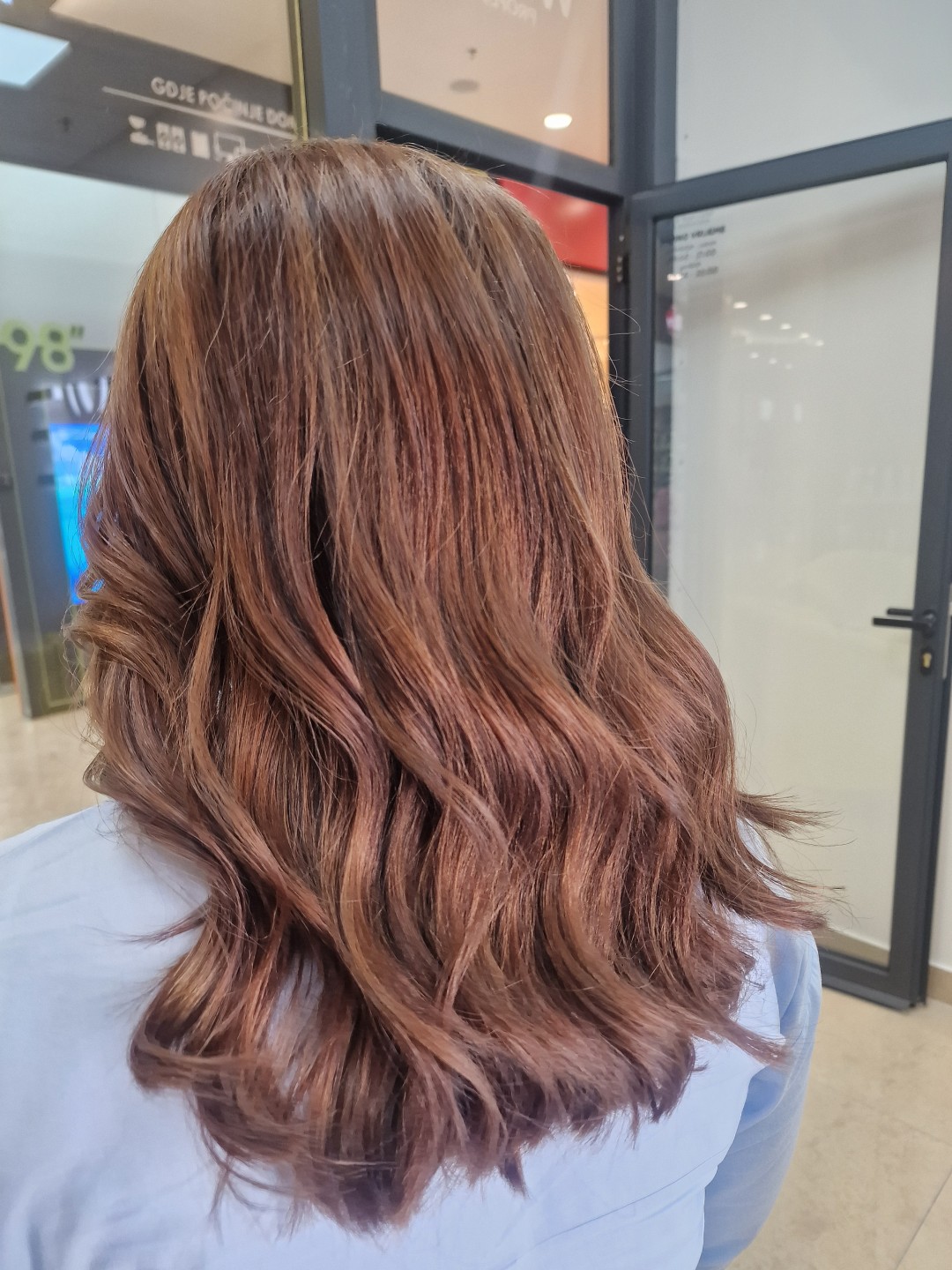 Studio Luxxe Tuzla #tuzla Farbanje kose Farbanje cijele dužine + feniranje - kosa srednje dužine