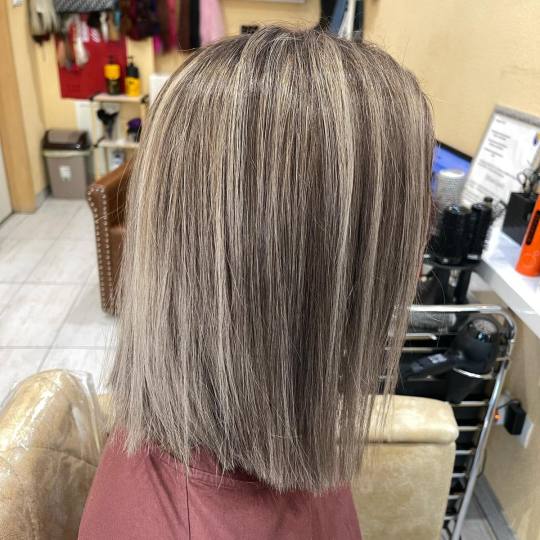 Poezija ljepote #sarajevo Pramenovi Pramenovi na foliju - kosa srednje dužine