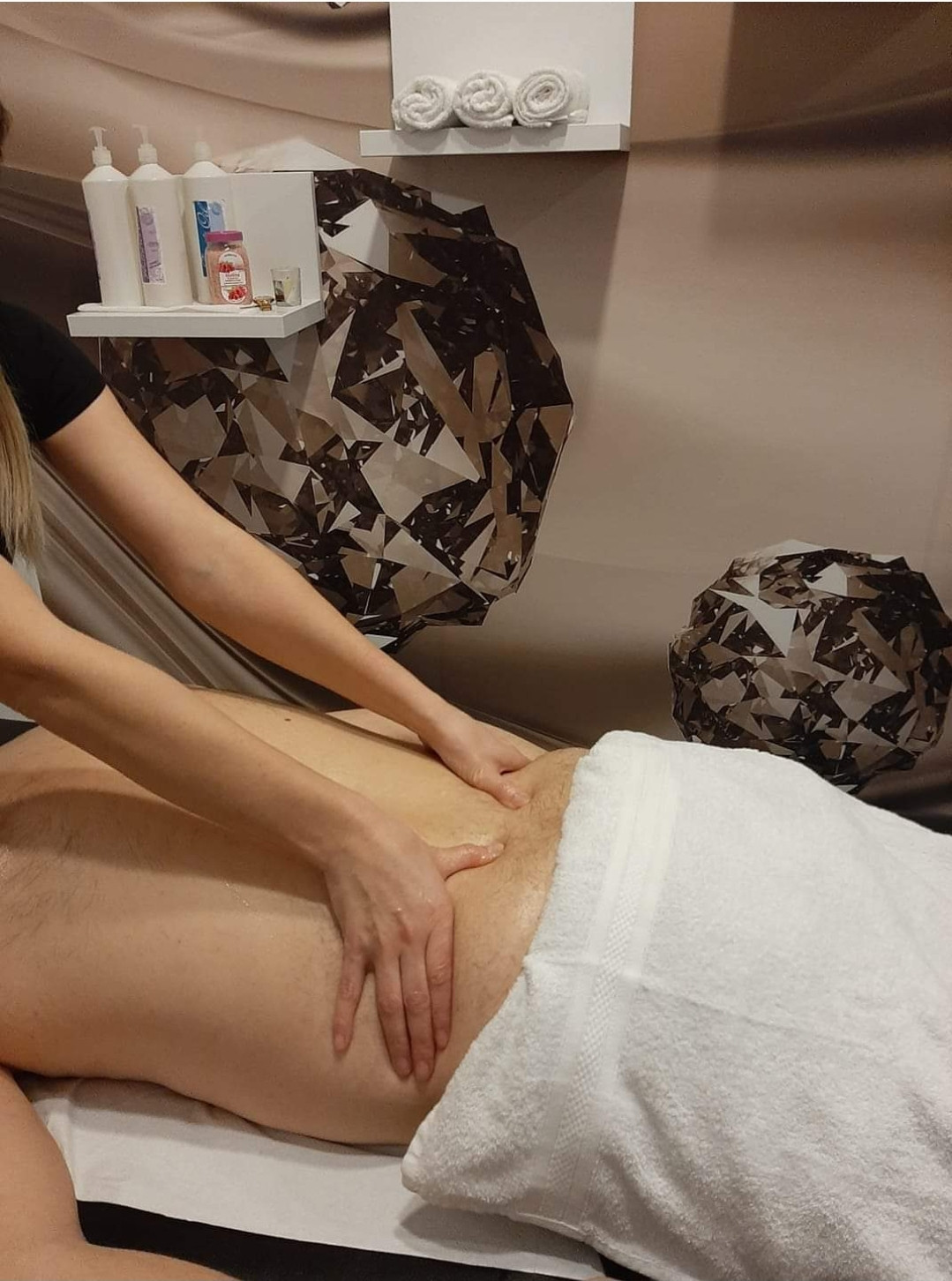 Kuća ljepote Djenna #sarajevo Masaža za opuštanje / relax / antistres Masaža tijela - 30 min