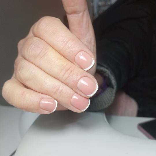 Lovely Em salon & head spa usluga