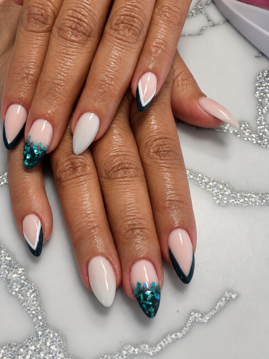 SD Nail Studio #sarajevo Izlivanje noktiju Izlivanje noktiju gelom - veličina M + french / ukras