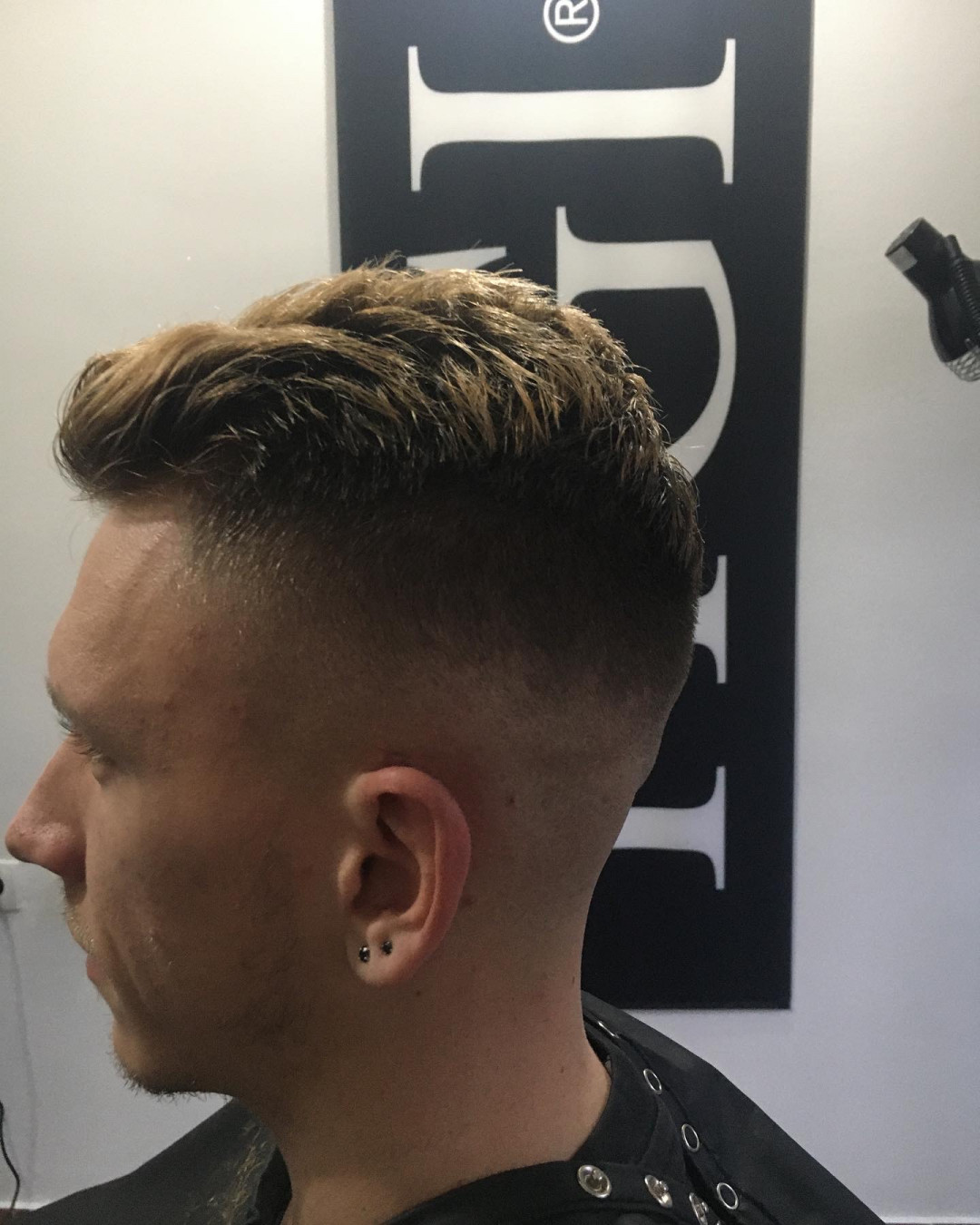 Muško šišanje - klasično - Frisco, Sarajevo Muško šišanje Muški frizeri Muško šišanje, Sarajevo, Centar - Stari Grad