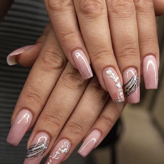 Garava Beauty Studio #banjaluka Izlivanje noktiju Izlivanje noktiju - L dužina