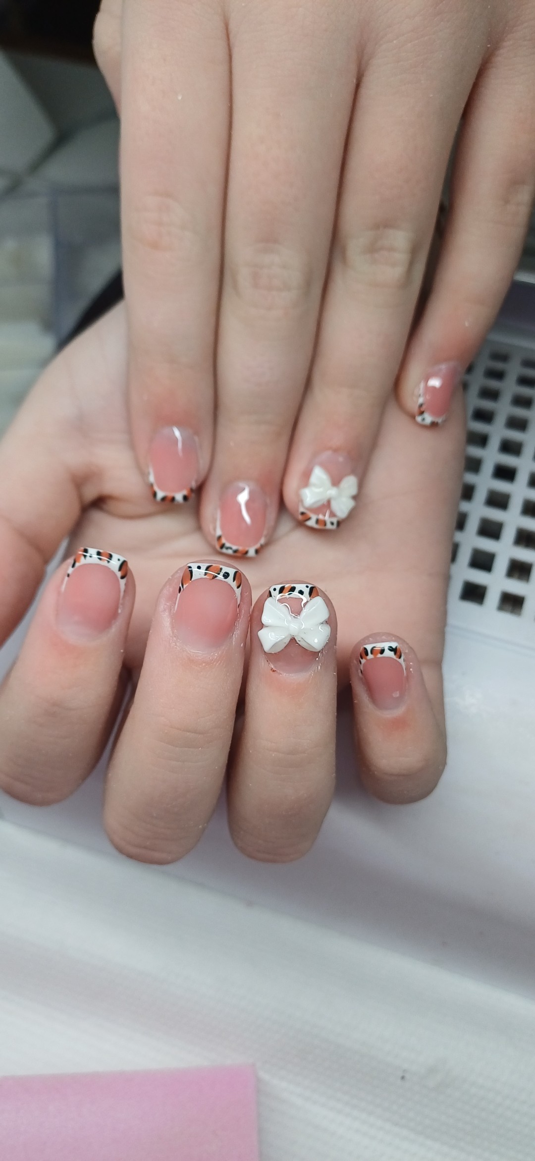 AMK #sarajevo Izlivanje noktiju Izlijevanje noktiju gelom - boja