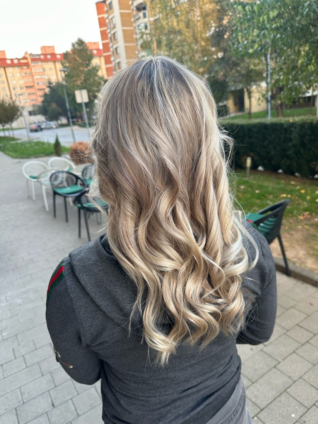 Pramenovi na foliju - duga kosa - Poezija ljepote, Sarajevo Pramenovi Frizerski saloni Pramenovi, Sarajevo, Novo Sarajevo - Novi Grad