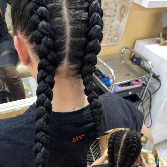 Poezija ljepote #sarajevo Pletenice, kike, punđe Pletenica - jedna