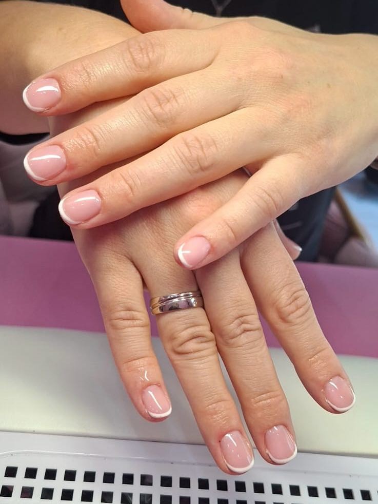 Poezija ljepote #sarajevo Ojačavanje noktiju Gel na prirodne nokte - boja