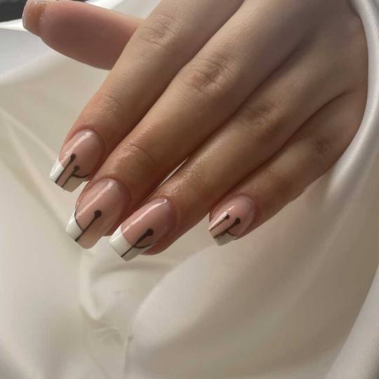 Signature #tuzla Nadogradnja noktiju Nadogradnja noktiju tipsama