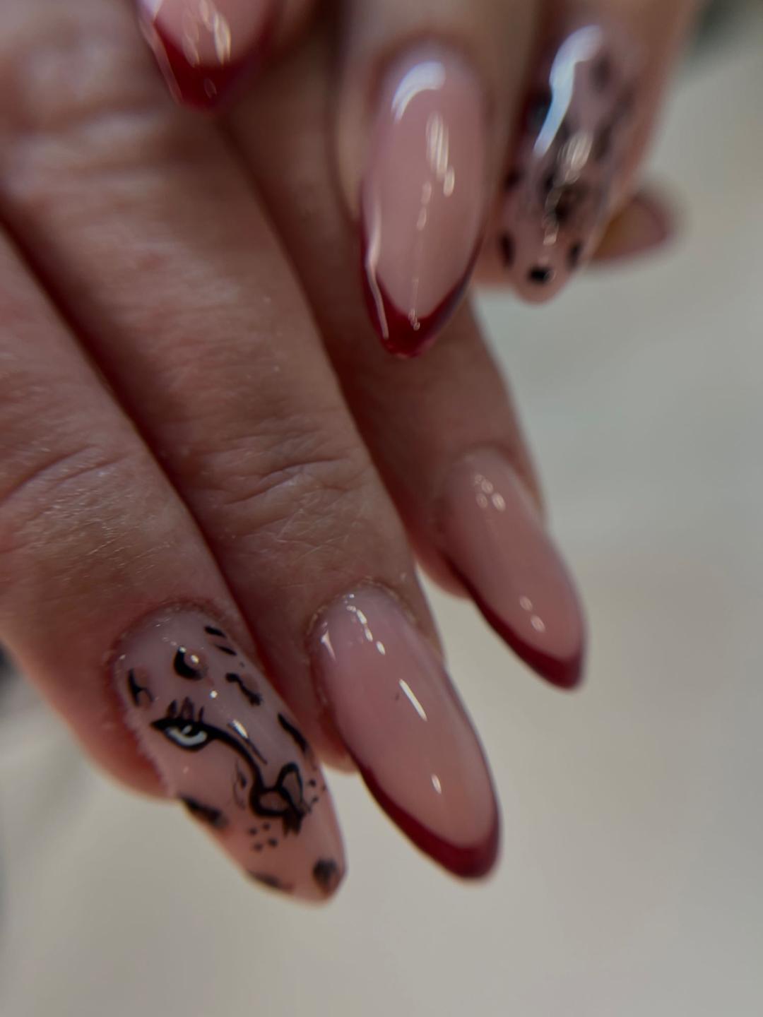 Nadogradnja noktiju - M dužina - Ella, Modriča Izlivanje noktiju Nokti Izlivanje noktiju, Modriča, Centar