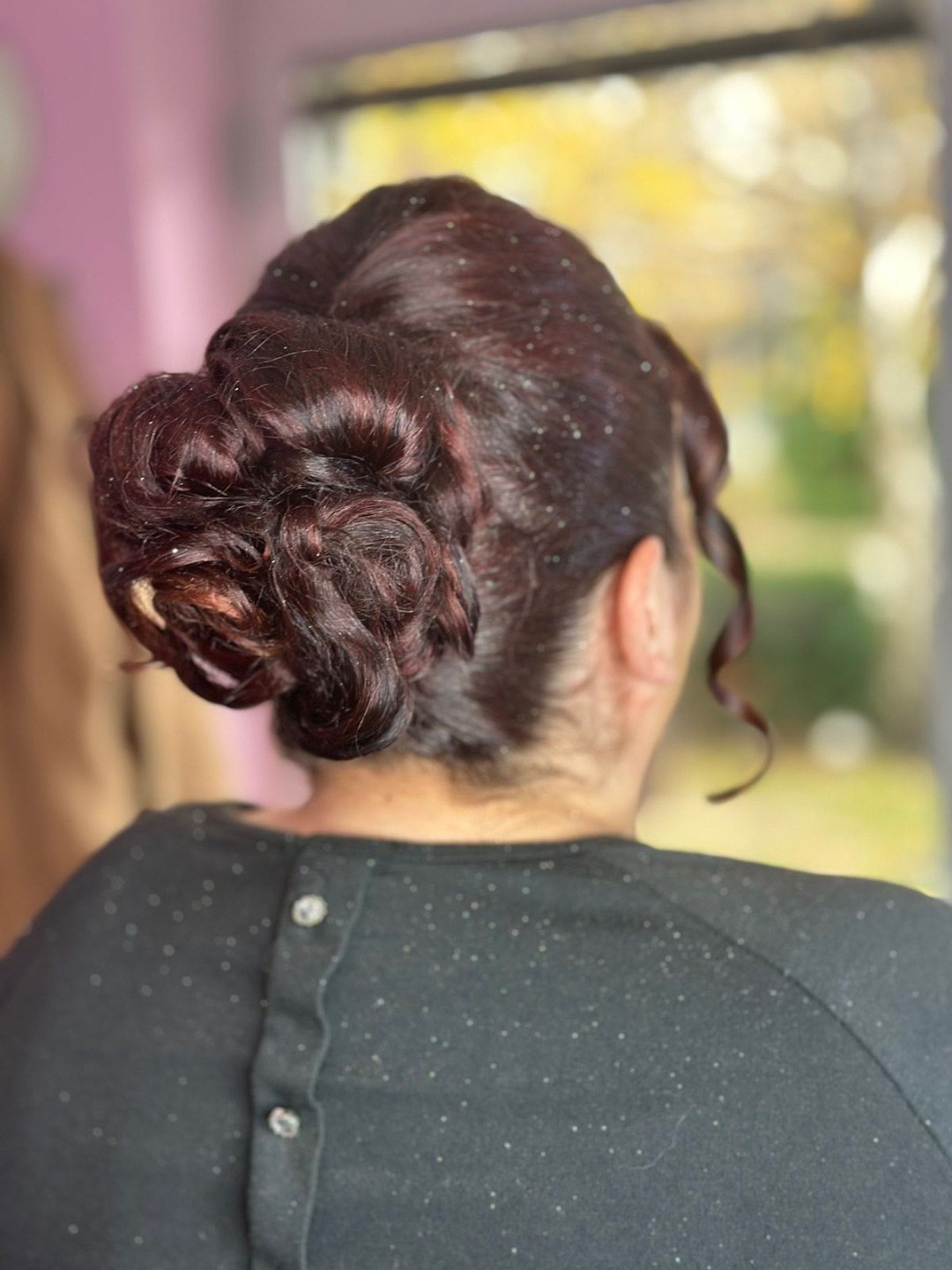 Poezija ljepote #sarajevo Svečane i frizure za svadbu Svečana frizura - kosa srednje dužine