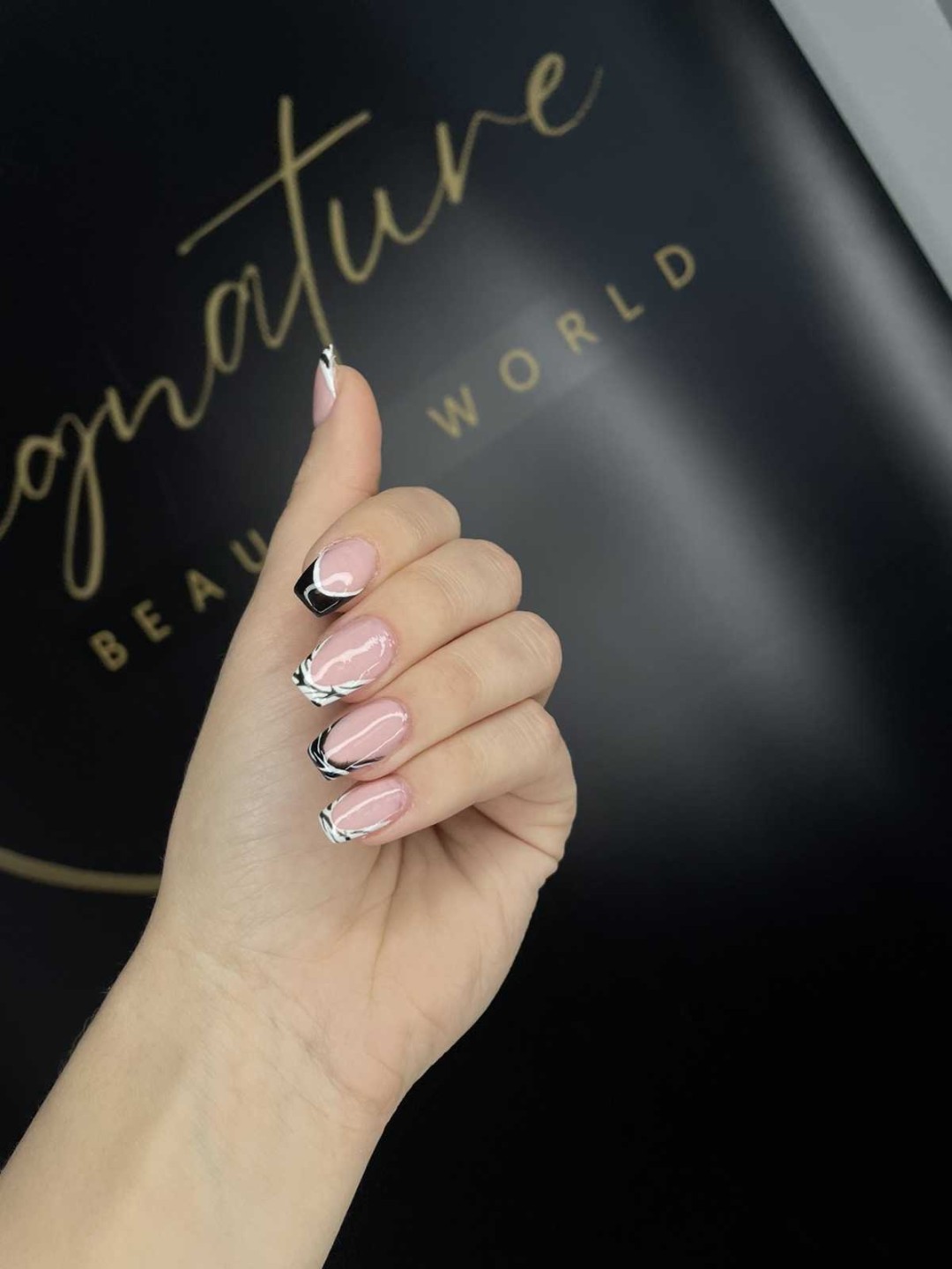 Signature #tuzla Nadogradnja noktiju Nadogradnja noktiju tipsama