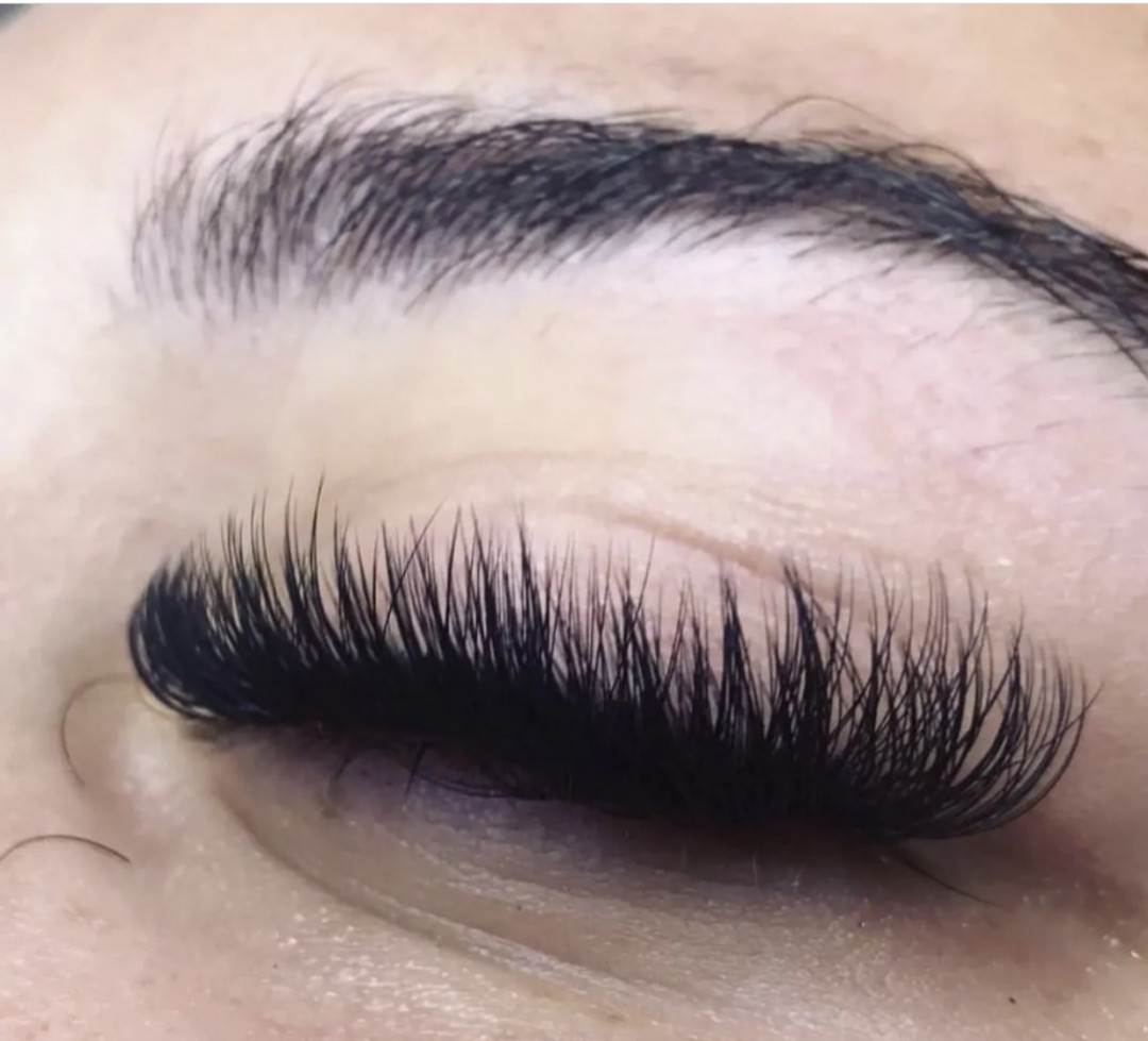 Glam Central #sarajevo Nadogradnja trepavica Nadogradnja trepavica - ruski volumen