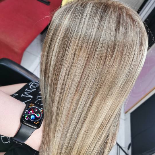 Uno by Amra Gegaj #sarajevo Pramenovi Pramenovi na foliju - kosa srednje dužine Cijena pramenova na