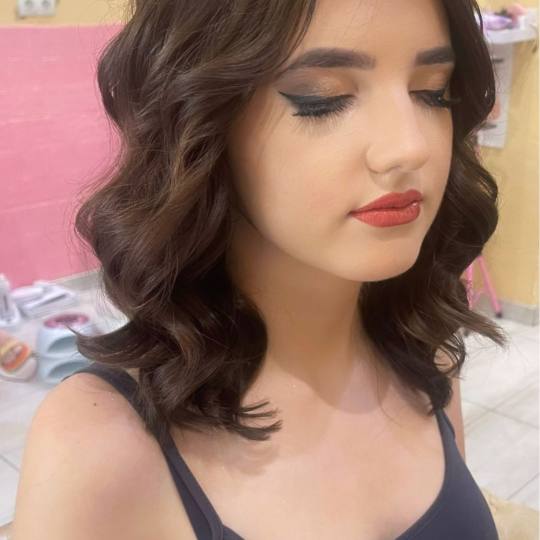 Poezija ljepote #sarajevo Svečane i frizure za svadbu Svečana frizura + profesionalno šminkanje