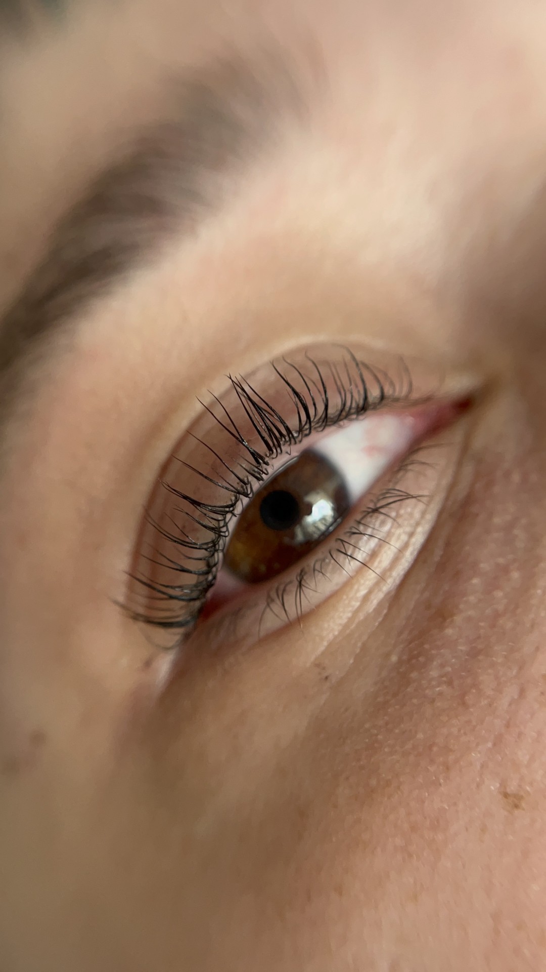 Frizersko - kozmetički salon Una #sarajevo Trepavice Lash lift + farbanje trepavica