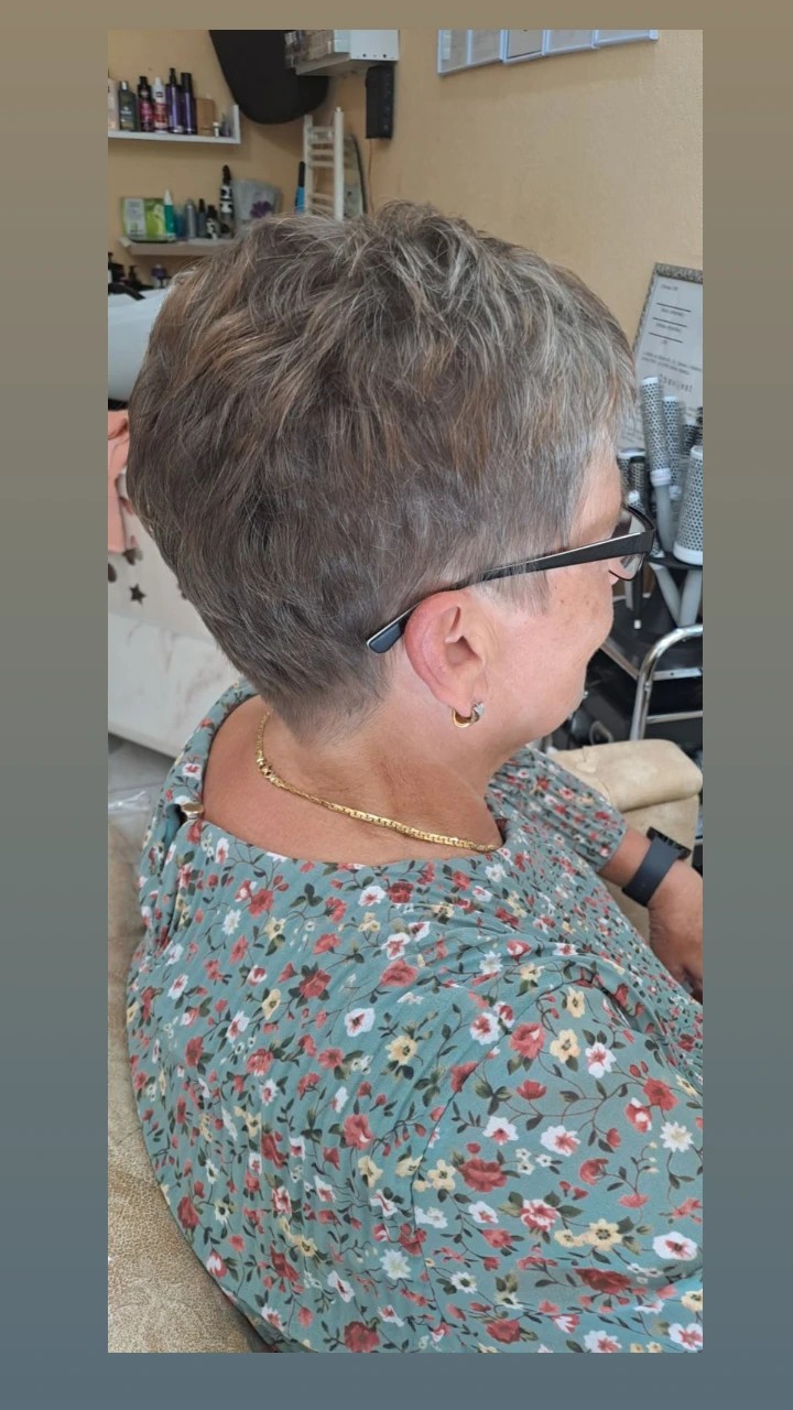 Poezija ljepote #sarajevo Feniranje i stilizovanje Pranje kose + feniranje - kratka kosa