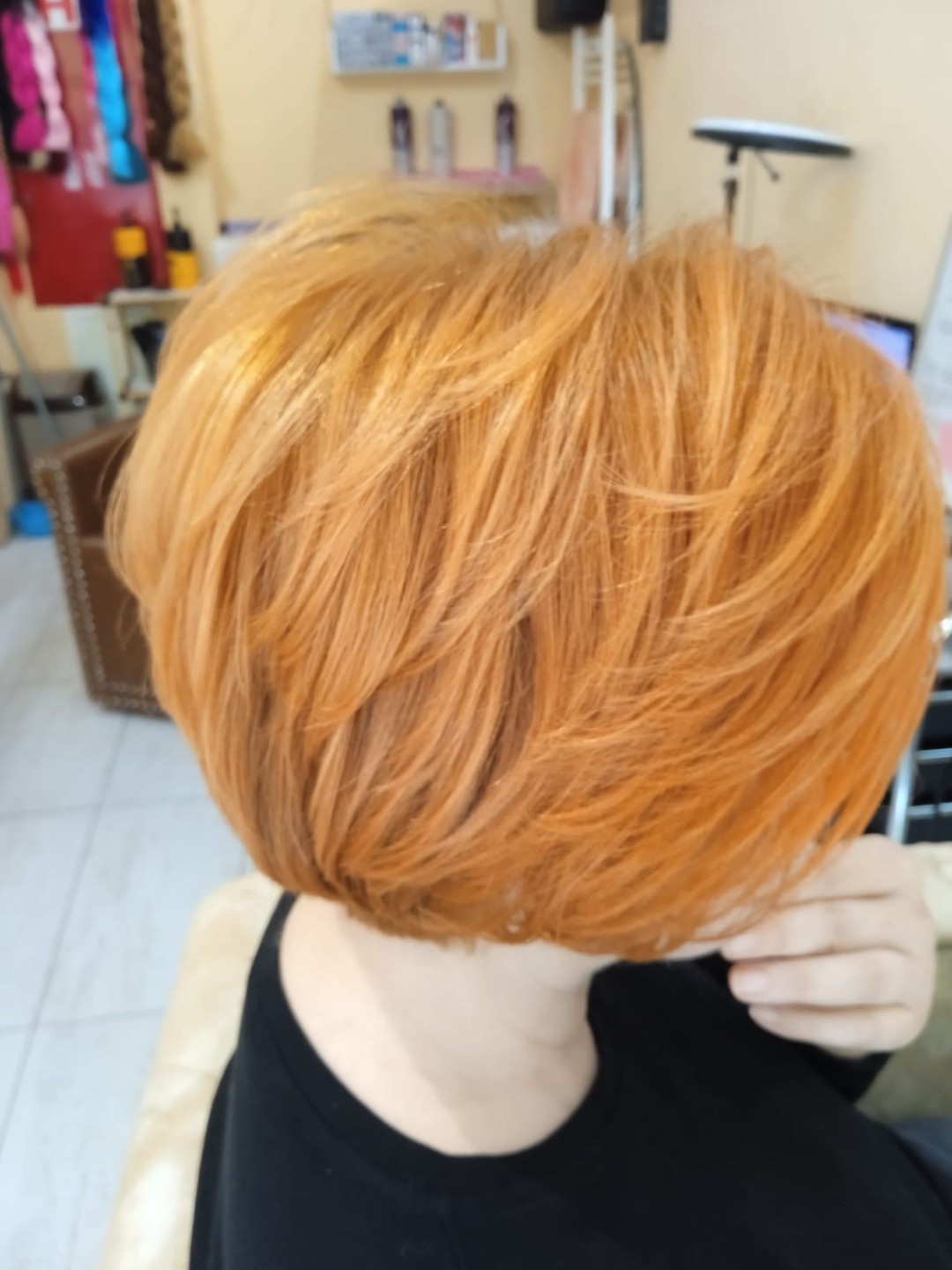 Poezija ljepote #sarajevo Žensko šišanje Žensko šišanje + pranje kose + feniranje - srednje duga kosa