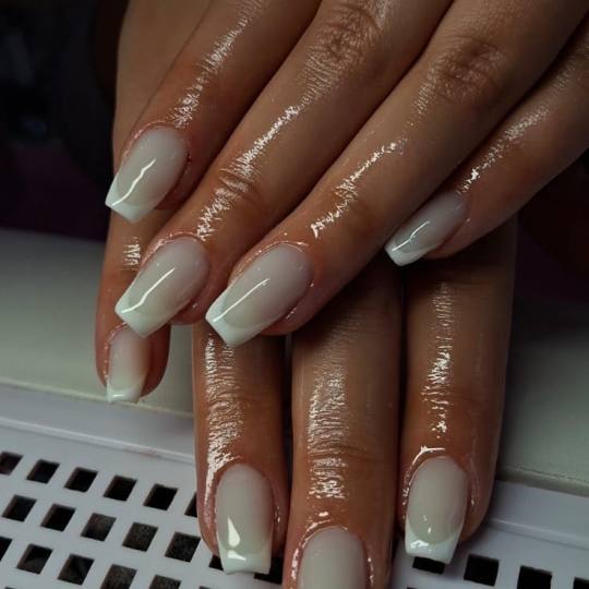 Poezija ljepote #sarajevo Nadogradnja noktiju Nadogradnja noktiju tipsama - french / ombre