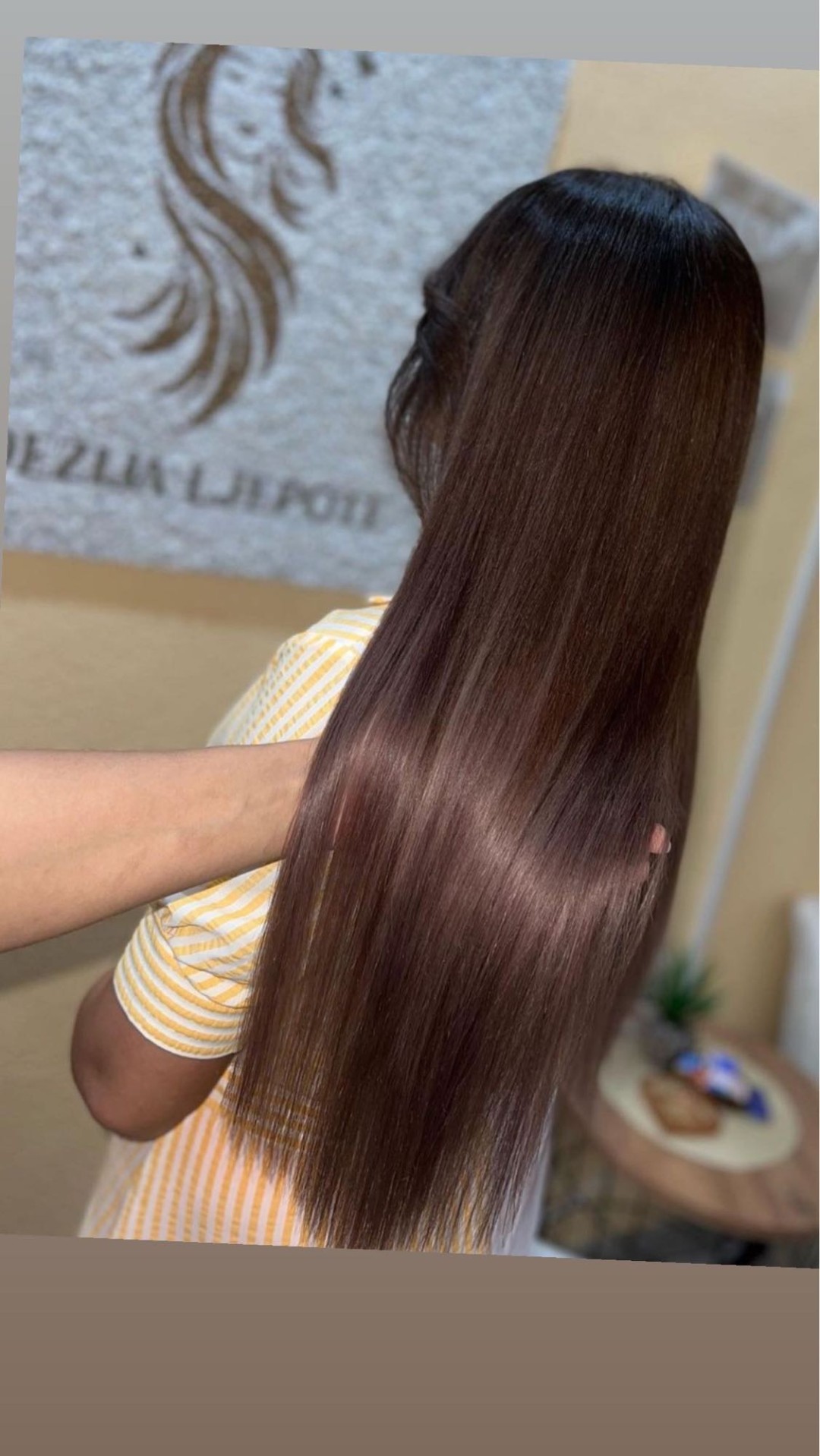 Nadogradnja kose jednom bojom - po pramenu - Poezija ljepote, Sarajevo Nadogradnja kose Frizerski saloni Nadogradnja kose, Sarajevo, Novo Sarajevo - Novi Grad