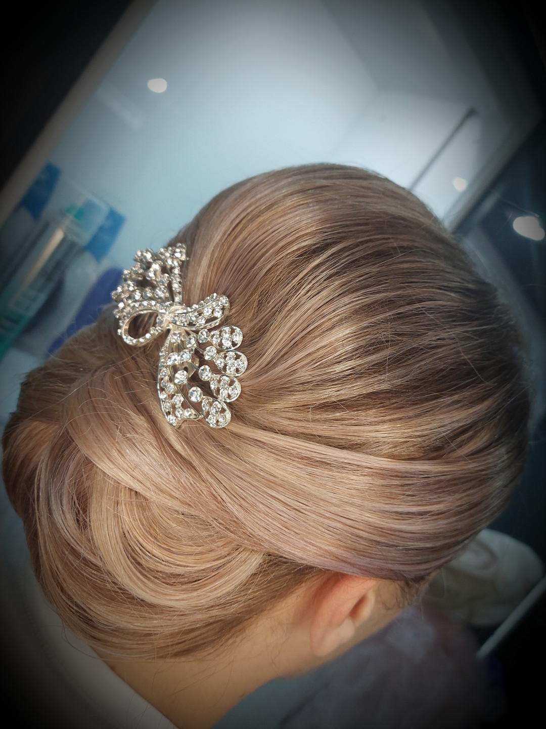 Svečana frizura složena - kratka kosa - Frisco, Sarajevo Svečane i frizure za svadbu Frizerski saloni Svečane i frizure za svadbu, Sarajevo, Centar - Stari Grad