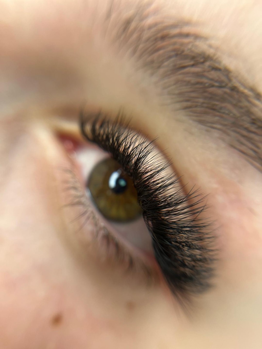 V3 Beauty #sarajevo Nadogradnja trepavica Nadogradnja svilenih trepavica - ruski volumen