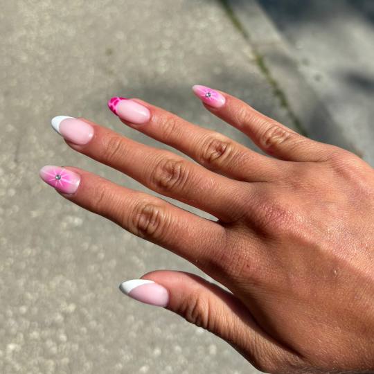 Lovely Em salon & head spa #sarajevo Ojačavanje noktiju Trajni lak/gel/rubber baza - M dužina