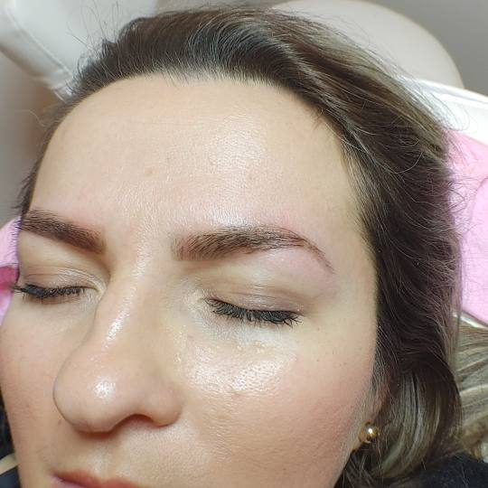 Salon ljepote A3M By Amela Malkoč #sarajevo Obrve Henna obrva + korekcija obrva voskom 🖤 Henna o