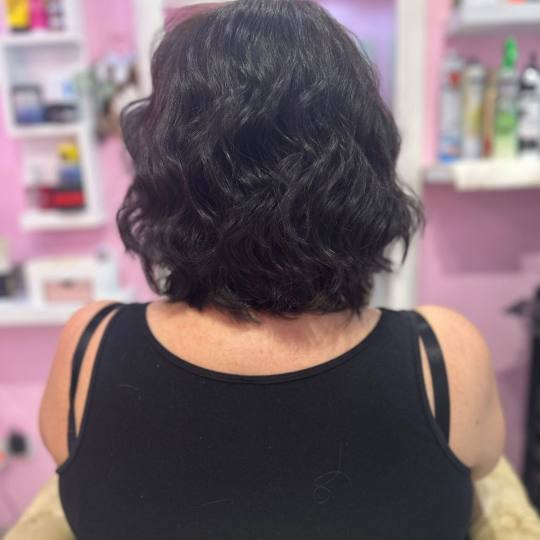 Poezija ljepote #sarajevo Farbanje kose Farbanje izrastka + žensko šišanje + feniranje na ravno -