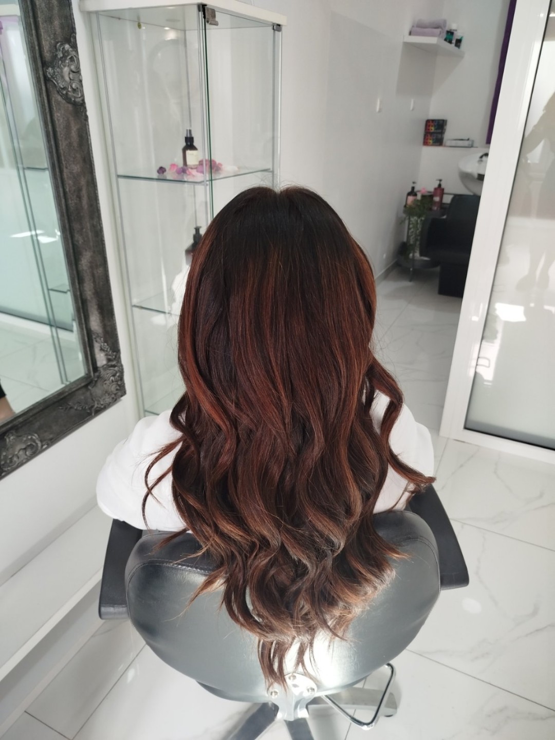 Uvijanje kose - duga kosa - Allure, Sarajevo Uvijanje, lokne i talasi Frizerski saloni Uvijanje, lokne i talasi, Sarajevo, Centar - Stari Grad