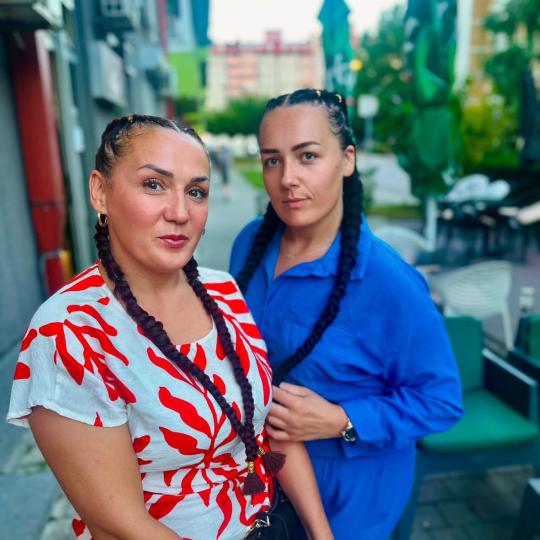 Poezija ljepote #sarajevo Pletenice, kike, punđe Pletenica sa umetkom jedna - duga kosa