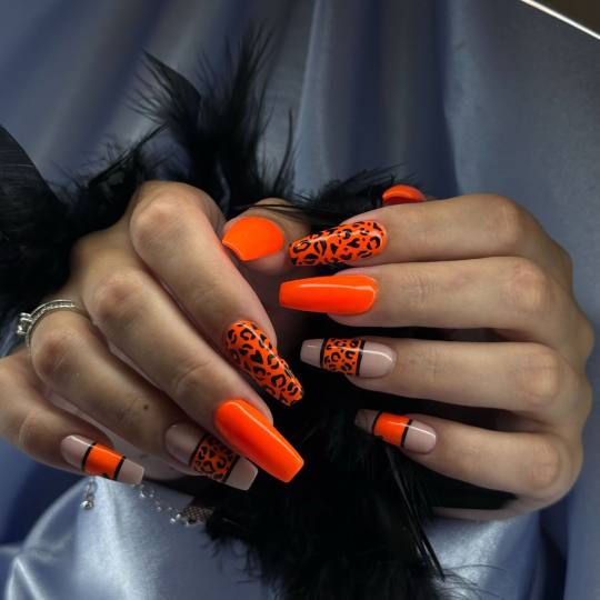 Idelle Studio #sarajevo Izlivanje noktiju Izlivanje noktiju gelom - L dužina