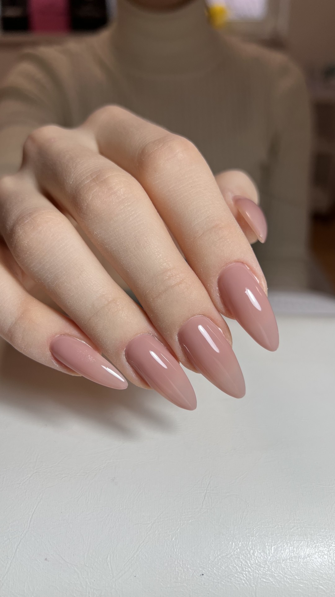 La Crème Beauty Studio #sarajevo Izlivanje noktiju Izlivanje noktiju gelom - L dužina