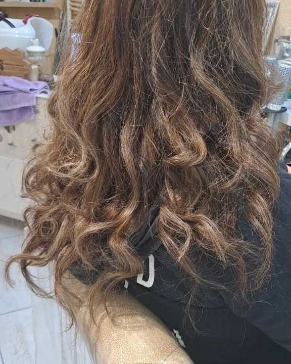 Poezija ljepote #sarajevo Uvijanje, lokne i talasi Lokne - kosa srednje dužine