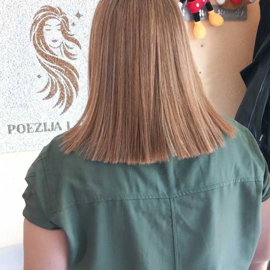 Poezija ljepote #sarajevo Žensko šišanje Žensko šišanje + pranje kose + feniranje - srednje du