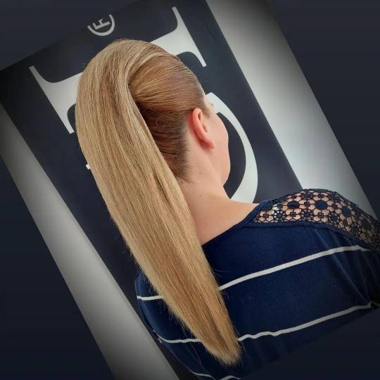 Frisco #sarajevo Svečane i frizure za svadbu Svečana frizura jednostavna - kratka kosa