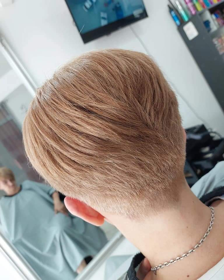 Žensko šišanje - kratka kosa - Frisco, Sarajevo Žensko šišanje Frizerski saloni Žensko šišanje, Sarajevo, Centar - Stari Grad