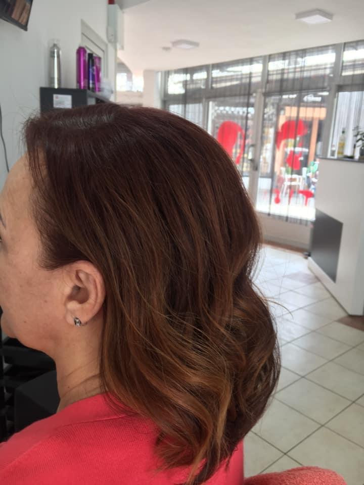 Feniranje na ravno - kosa srednje dužine - Frisco, Sarajevo Feniranje i stilizovanje Frizerski saloni Feniranje i stilizovanje, Sarajevo, Centar - Stari Grad