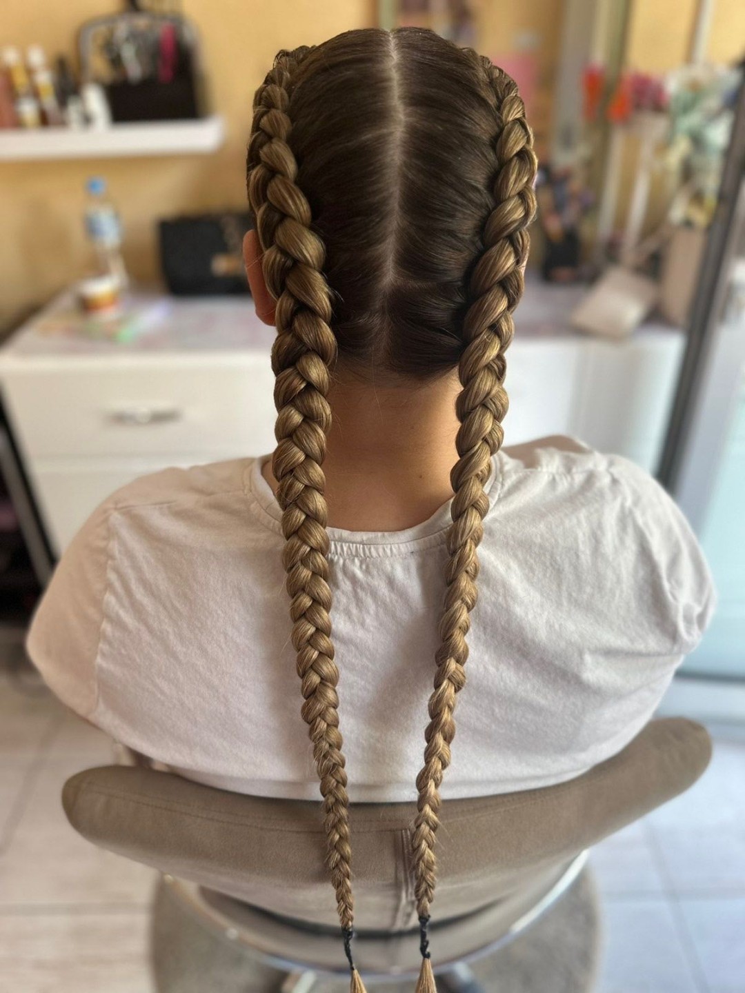 Poezija ljepote #sarajevo Pletenice, kike, punđe Pletenica - jedna