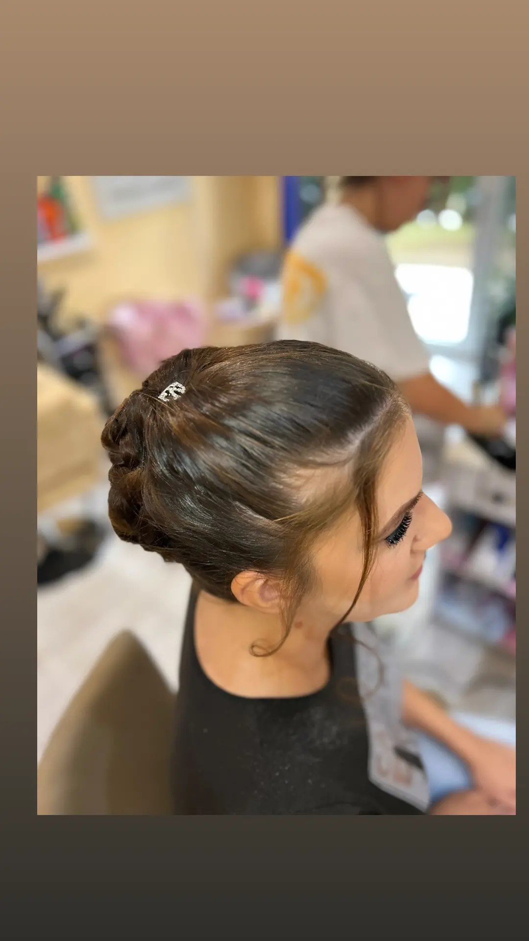 Poezija ljepote #sarajevo Svečane i frizure za svadbu Svečana frizura + profesionalno šminkanje