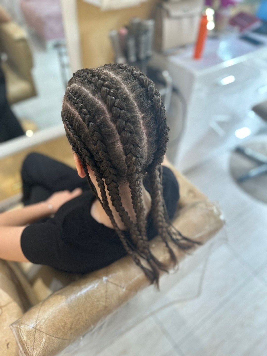 Poezija ljepote #sarajevo Pletenice, kike, punđe Pletenica - jedna