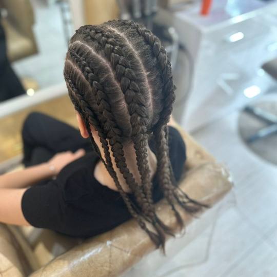 Poezija ljepote #sarajevo Pletenice, kike, punđe Pletenica - jedna