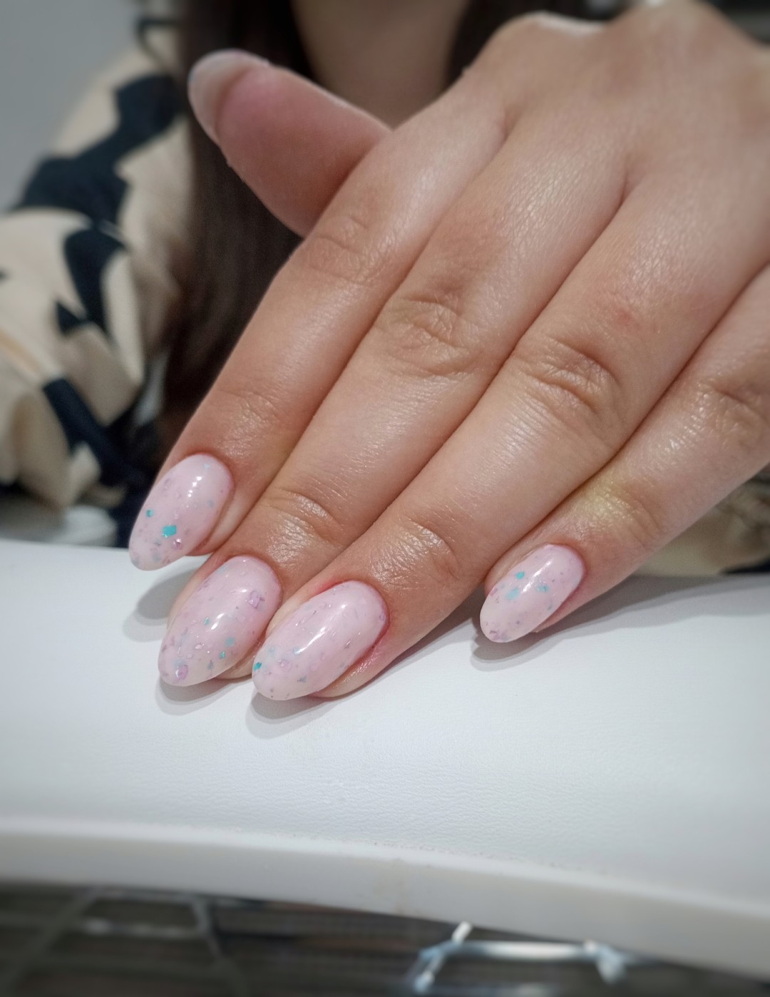 Lovely Em salon & head spa #sarajevo Ojačavanje noktiju Trajni lak/gel/rubber baza - M dužina