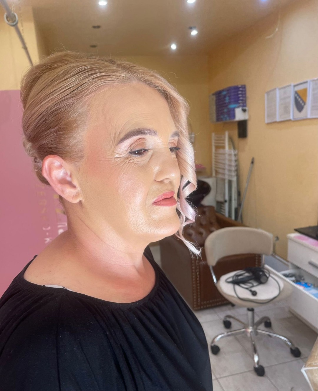 Poezija ljepote #sarajevo Svečane i frizure za svadbu Svečana frizura + profesionalno šminkanje